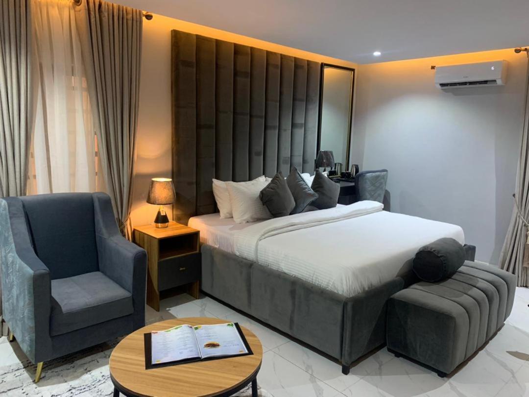 Choice Suites Signature Ikeja Exterior photo